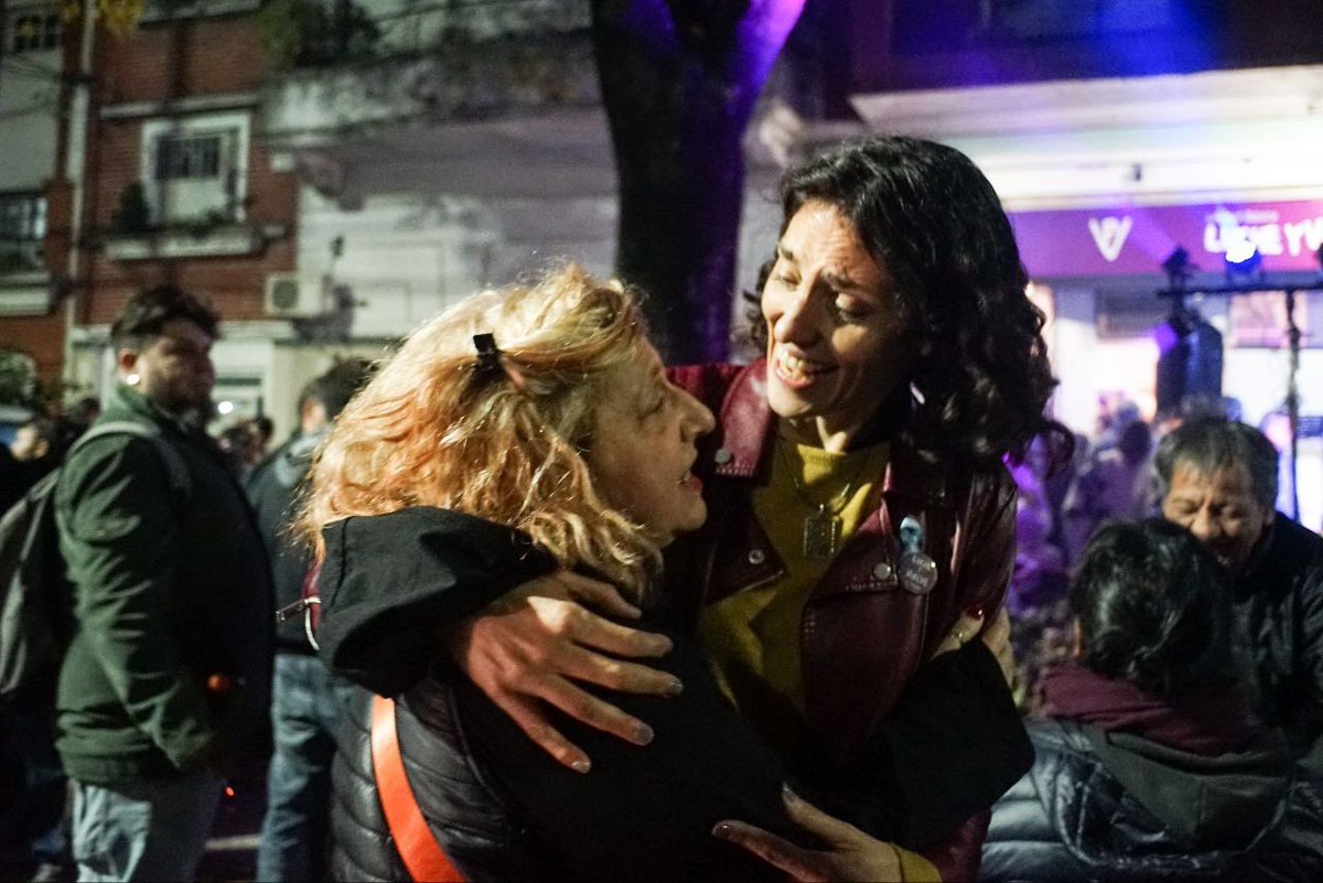 Lacomuna4's tweet photo. PaulaPenacca: Pero sabemos que tenemos convicción intacta, capacidad de representar intacta y la conducción de Cristina que nos va a llevar otra vez como bandera a la victoria. https://t.co/dMsSAzYBUs