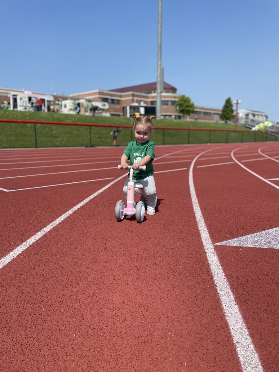 Ashley Fisher tweet media