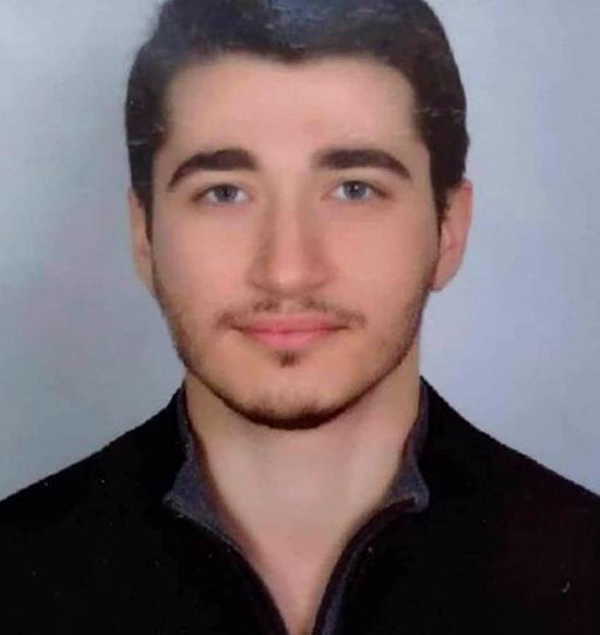 BayraktarOr's tweet image. İstemihan Manas 

Ada bakın!  

Göktürk Devleti’nin kurucusu Bumin Kağan’ın kardeşi İstemi Yabgu’ya atıfla ilk adı… Sonra en eski Türk destanlarından “Manas”… 

Babasının Balyoz kumpasından neden içeri alındığını oğluna verdiği isimden bile anlamak mümkün. Emekli Kurmay Albay