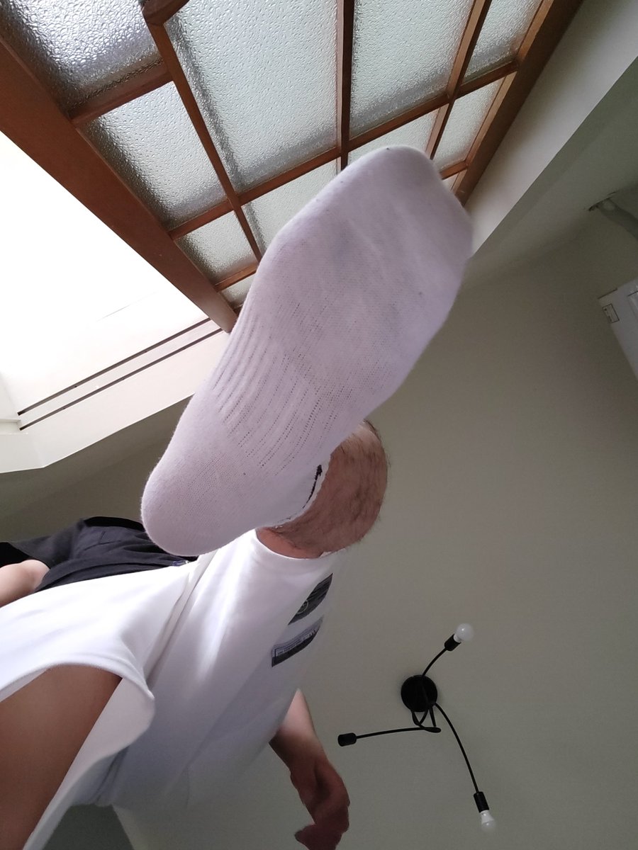 miemiefeng's tweet photo. 想不想闻你爹的白袜，想不想被爸爸踩狗鸡巴...骚狗， https://t.co/SL94gb0vBI