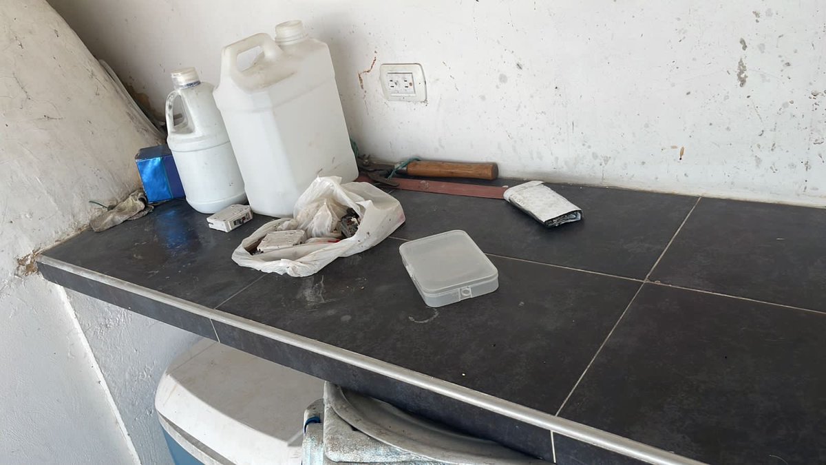 silviapg19's tweet photo. Hicimos el reclamo y el señor en principio se mostró muy atento incluso dijo que no sabia de esa situación en la finca, y que nos iba a regresar todo, pero solo regresó la mitad. Estas son algunas de las muchas fotos que enviamos como evidencia del mal estado de la finca https://t.co/KdqkXRYaOV