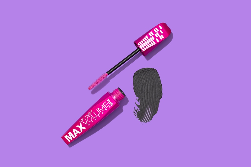 Max Volume Plus Mascara take your lashes ALL the way up with conditioning & strengthening ingredients like Macademia Nut Oil, Jojoba Oil, and D-Panthenol 🔊
⁠
Get it @walmart @amazon @target @ultabeauty @walgreens @riteaid @cvspharmacy @fivebelow #wetnwildbeauty #crueltyfree