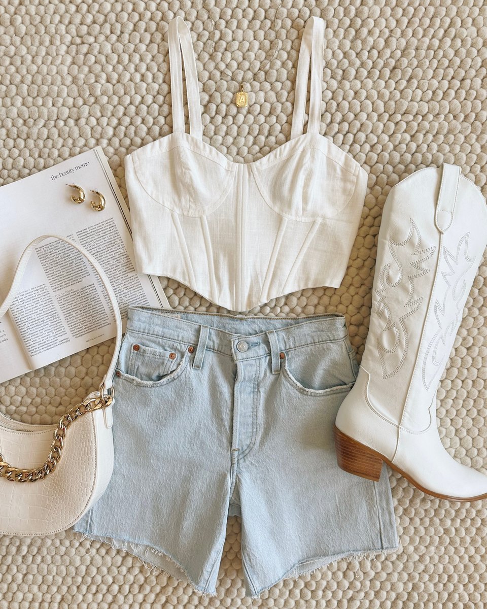 lulusdotcom's tweet photo. 3 ways to style THE crop top of the summer, to get the most bang for your buck 😉 shop at https://t.co/ze69LRIWvY and and show how you style it! ✨ #lovelulus #bustiertop #summeroutfit https://t.co/OXchiZwD8s