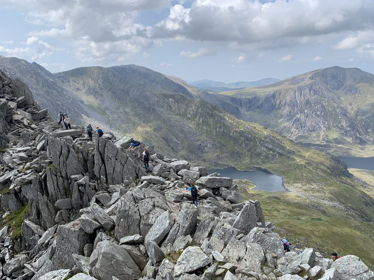MonktonDofe's tweet photo. A superb final climb for the #MonktonYear10 #MonktonCCF mountain challenge. Incredible team effort to get everyone up Tryfan @eryrinpa @MonktonBath https://t.co/nI07N67XLP