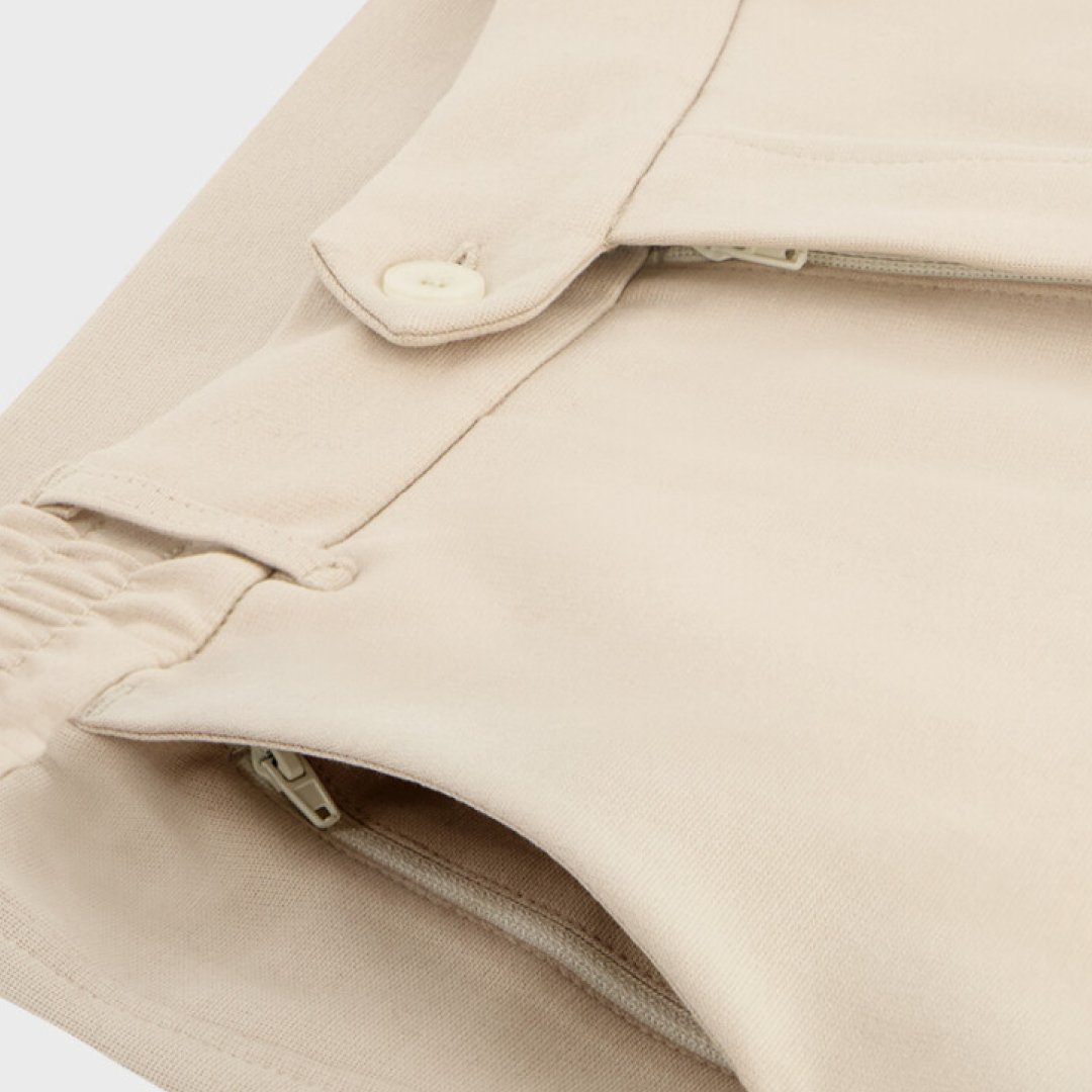 Your favorite chino will be restocked at the end of June. Sign up at girav.com to be the first to attend. 🤩