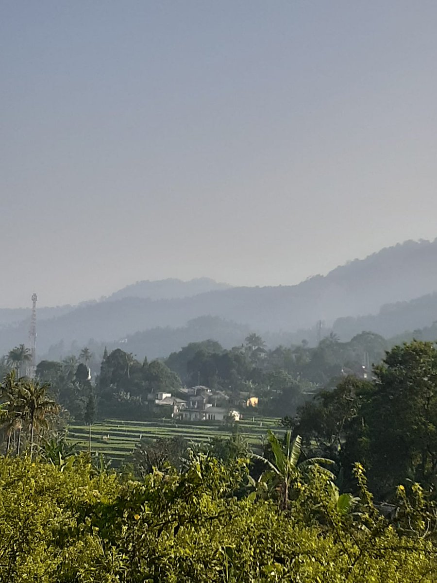 Beautiful Landscape.
Cisarua, west Java.
05.21.2023

#Beautiful #landscape #Portrait #Photograph #Westjava #Indonesia