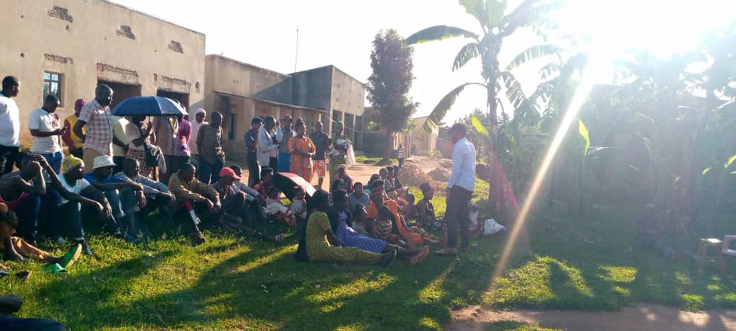 <a href="/SHYOGWE_Sector/">SHYOGWE Sector</a> Uyu munsi kuwa 21/05/2023 Mu midugudu igize Umurenge wa #Shyogwe hateranye umugoroba w'imiryango abaturage baganira ku ngingo zitandukanye zibanze ku mibanire ikwiye mu muryango, kwikemurira ibibazo n’ibindi. <a href="/Muhangadis/">MUHANGA District</a>