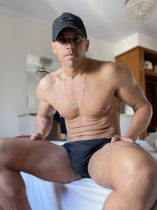 Johnny Louis - Deixa eu ser teu macho?? 😏🔥💪🏻 Follow me: https://t.co/SyvSmjjhPL https://t.co/JsgtLn2qAb