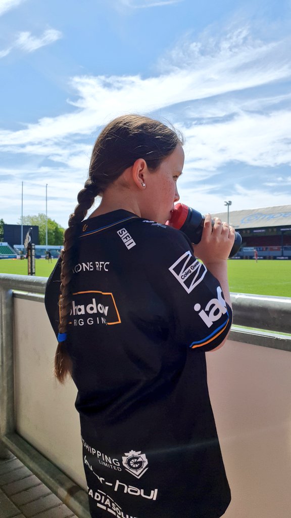 We finally gave in and told this little one that next season playing mixed will be her last 🥺 safe to say she's devastated but to go and watch the u18s girls today @rodneyparade couldn't have been timed more perfect! @dragonsrugby #InspiringTheNextGeneration #ThankYouGirls 💪🏉