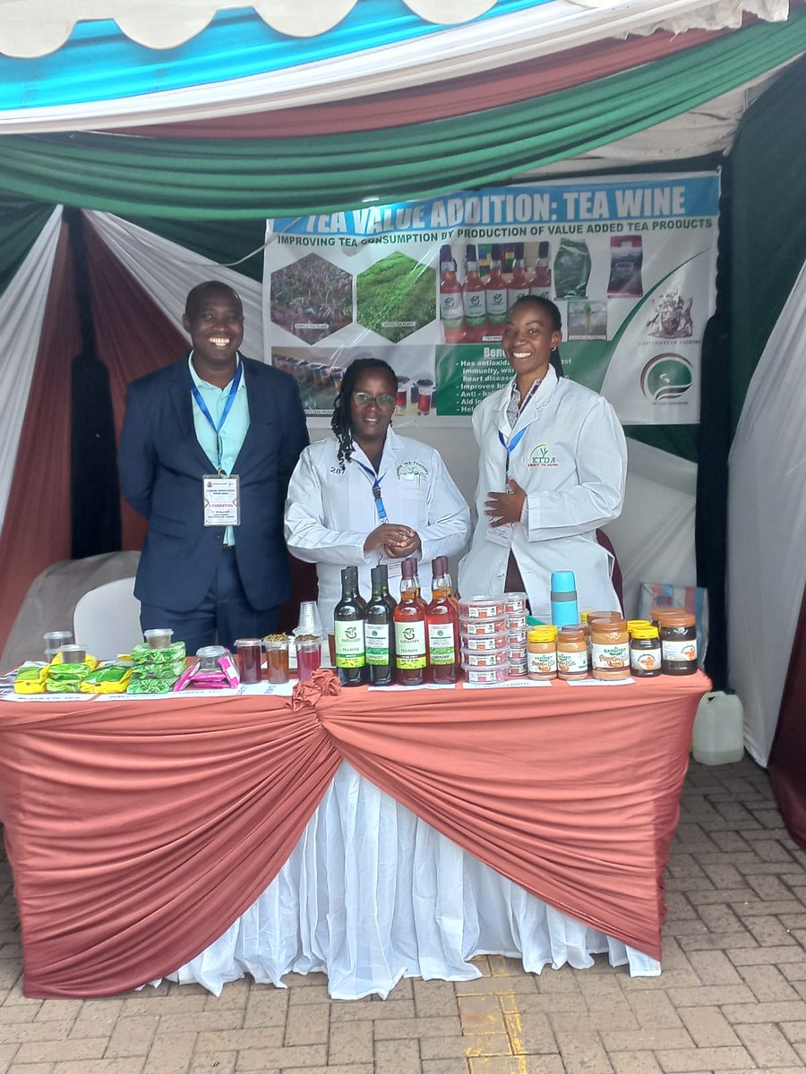 Himogeni's tweet photo. Thanks team members from The Range Gardener Ltd for the good work you did at the Nairobi innovation week 2023. @InnovationNIW #TeaValueAddition. Thanks to @uonbi and @uonagriculture for the opportunity to showcase our work. #NIW2023 #ChangamkiaInnovation https://t.co/tDHvodkd6O