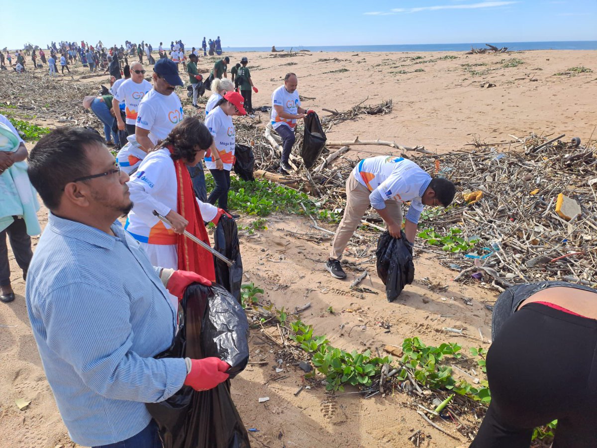 Over three tonnes of waste collected at Beachwood Mangrove along with @MANCOSA @AdoptARiver @EZEMVELOKZNWild @eThekwiniM @CGIDurban. Collections incl polystyrene, glass, plastic, fabric, shoes,  plastic containers & household items. #CleanOceans #SaveOurBeaches #G20ForOceans