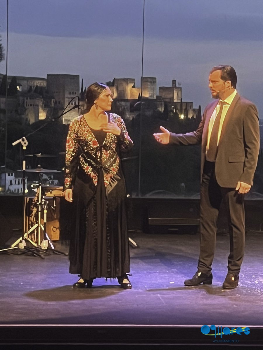 AytoOgijares's tweet photo. 💃🏻 En el día de ayer, nuestro alcalde, Estéfano Polo, tuvo el honor de acompañar a La bailaora de Ogíjares, Eva Esquivel, en el estreno de su nuevo espectáculo “Disociados” en el Sacromonte. 👏 https://t.co/j3BvnlSyIG