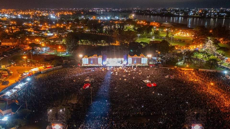 larengafra's tweet photo. Locura total.. Gracias a todos LMDS! https://t.co/s9c3YHYR9w