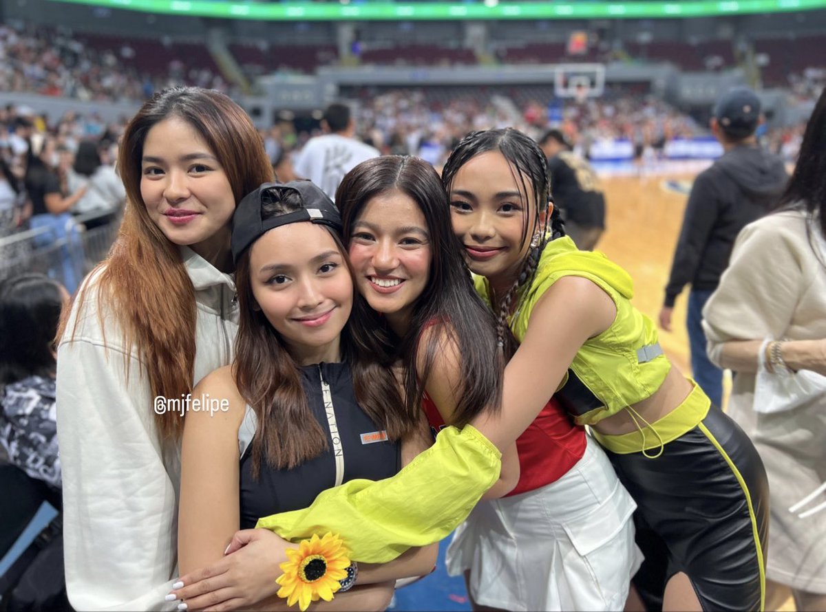 POWER PHOTO: Four of ABS-CBN's most bankable, trusted and in-demand multimedia stars/actresses today...

Maymay Entrata..
Loisa Andalio..
Belle Mariano and 
Kathryn Bernardo. 

#AllStarGames2023 
#StarMagicAllStarGames2023