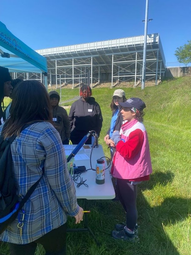 BedfordHS's tweet photo. Bedford Science Students would like to thank the Cuyahoga Soil & Water Conservation District for hosting a "Field Investigation Experience" at BHS yesterday! #BHS #Bedford #Science #fieldinvestigation #Nature #Outdoors https://t.co/u0oNa8eRg8