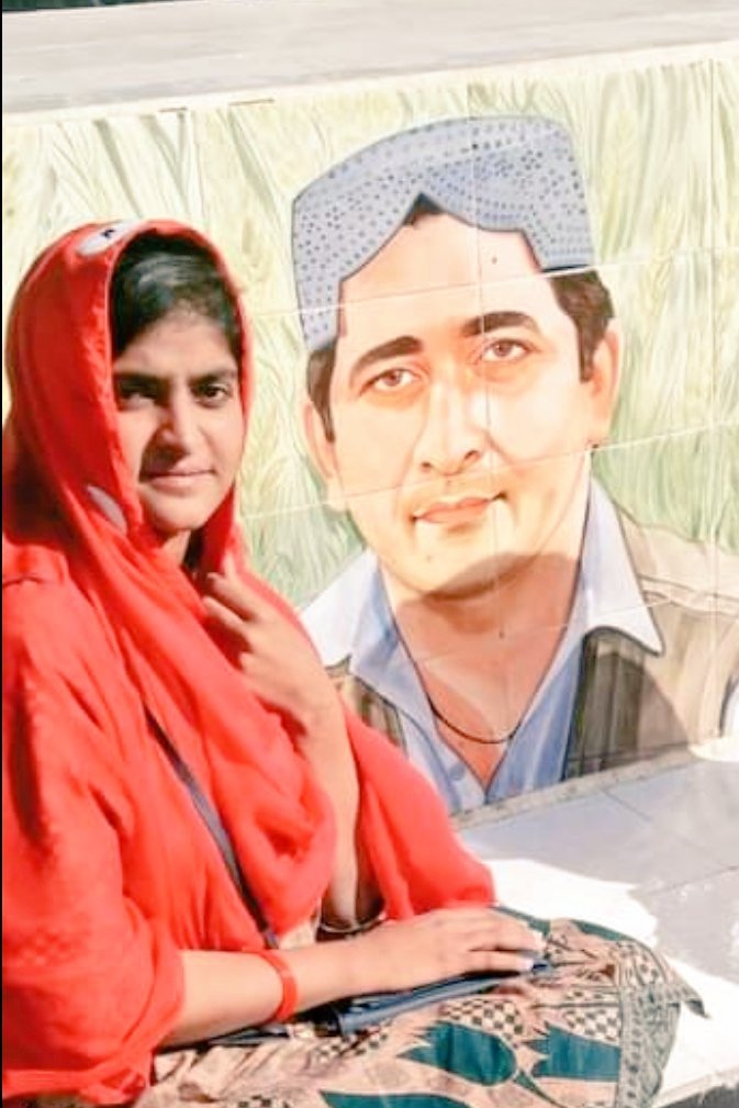 جٿي آئون گانڌي سيد ۽ آريسر جي عدم تشدد جو قائل آهيان اتي آئون ڀڳت سنگھ جي ڪريل ڪلاشن ۽ مظفر جي هٿان کسيل پسٽل جو به وارث آهيان...!!❤
#TributeToShaheedMuzaffarBhutto