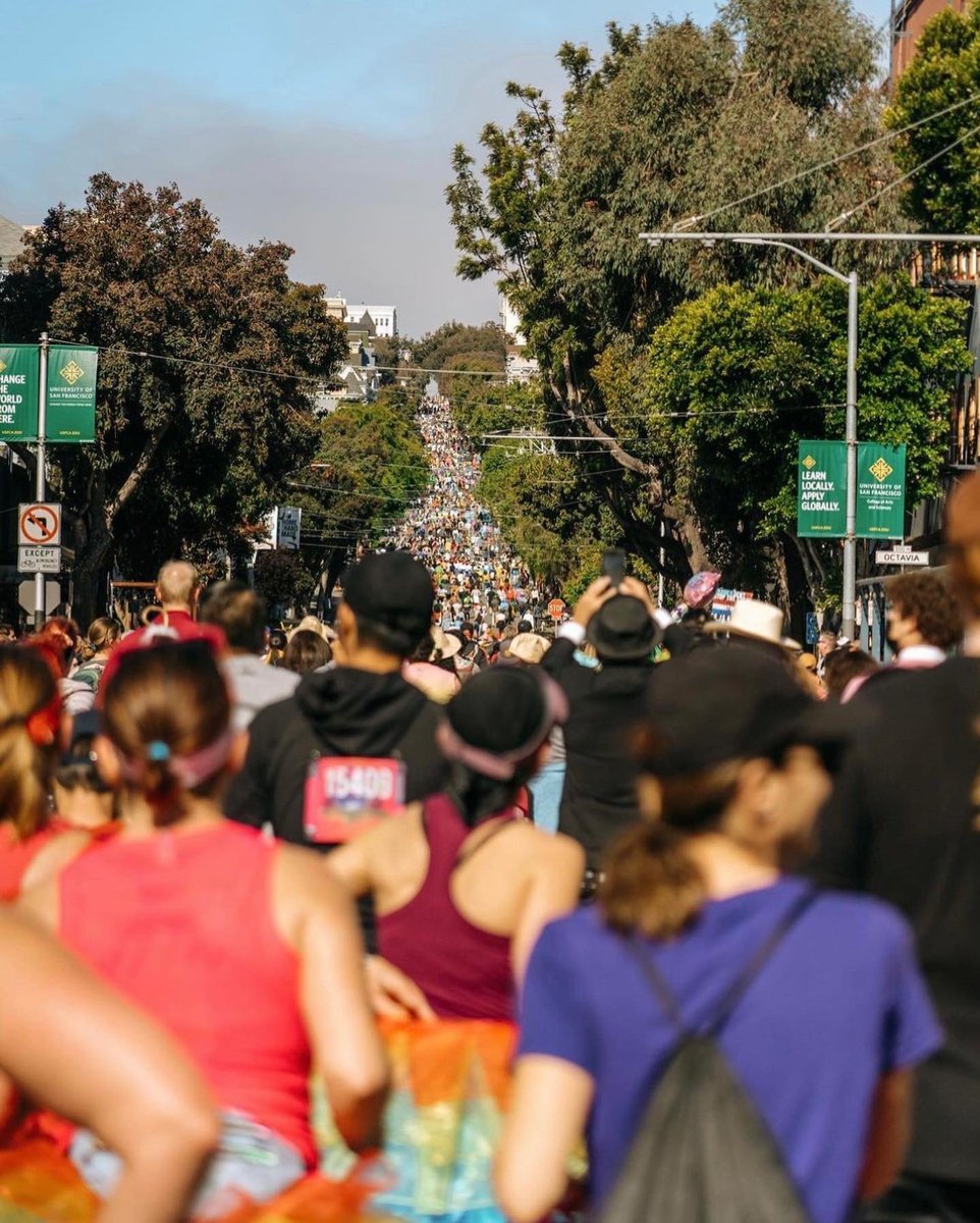 DoTheBay's tweet photo. Happy Bay to Breakers Day to those who celebrate ✨🕺
📷 by ilysanfrancisco on IG
#baytobreakers #b2b #sanfrancisco #bayarea #keepsfweird #dothebay https://t.co/TjUTjIuEOU