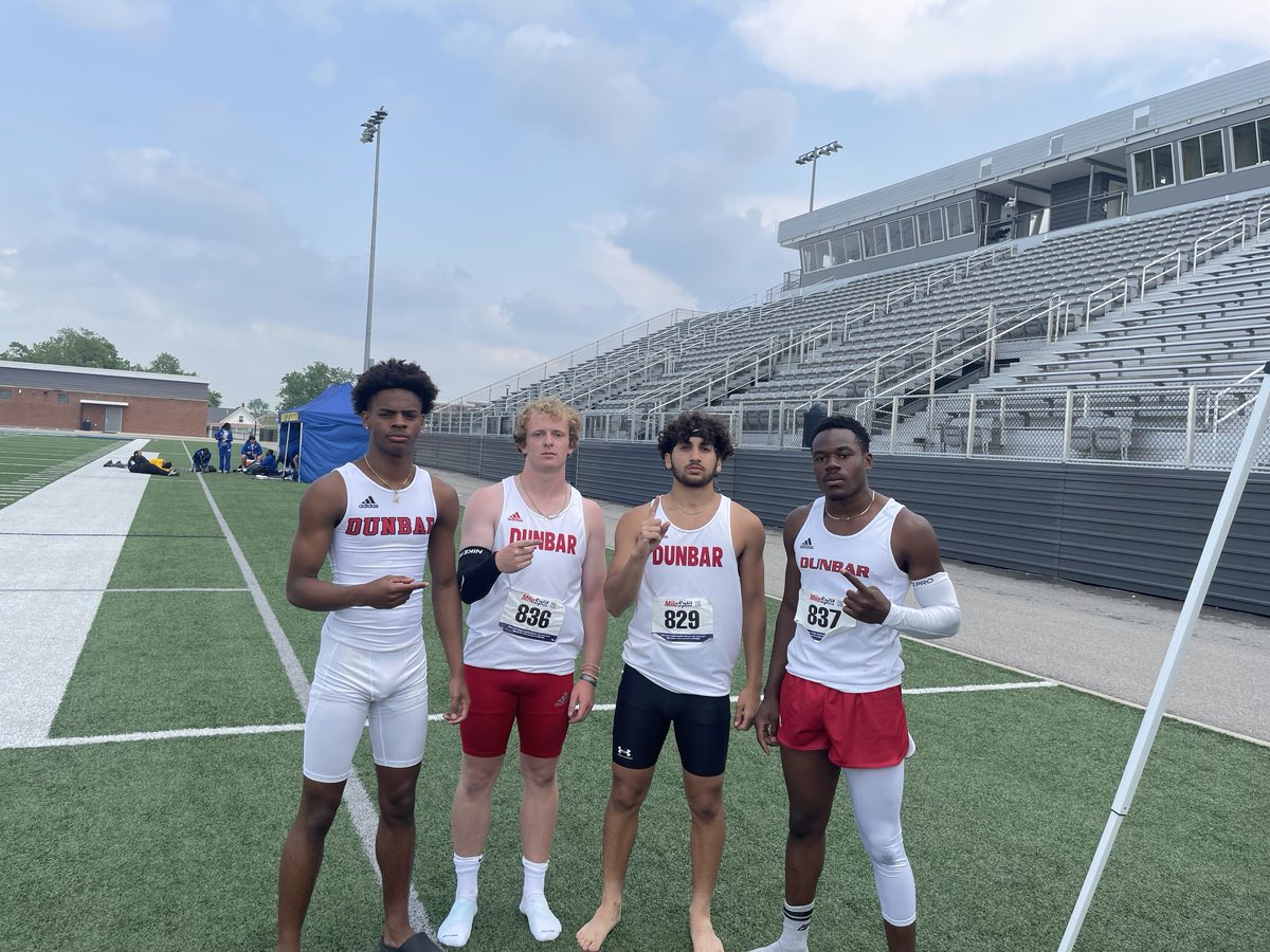 KHSAA region 6 AAA!

The girls team won regionals scoring 124 pts and winning big by 50pts 🏆 🏆

The boys team finished 3rd in a close one coming down to the end!

14 individual region champions, 5 region runner-ups, and a new state lead in the boys 200m, WHAT A DAY!