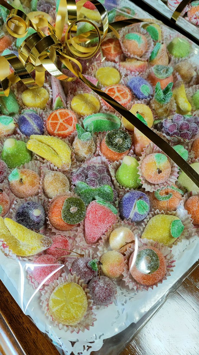 _robyb_'s tweet photo. Incredibili i "fruttini" di Ovodda.
Preparati e confezionati a mano e regalati adesso a noi.
Non mi piacciono, troppo zuccherati, non li mangerรฒ, ma quanto sono belli, son perfetti, riproducono in miniatura la frutta vera #Sardegna #food #Sardinia #Ovodda #Dolce #cibo #event https://t.co/bqYPfXvO3D
