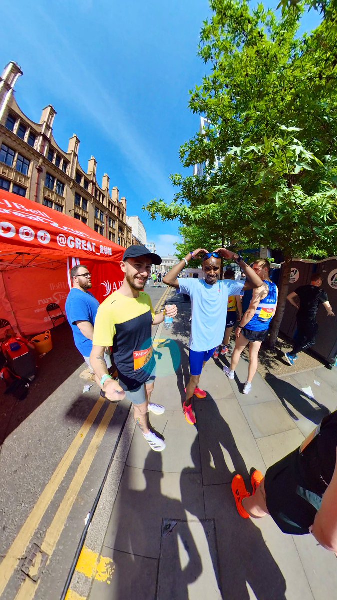 therunningmanc's tweet photo. WHATTTT… I did it! New 10K PB - Sub 45! 👊🏻 Pushed through. Remembered the advice we had from @EilishMccolgan and got it done. Incredible experience and one I’ll never forget.
Thank you @Great_Run 🐝
#GreatManchesterRun #ukrunchat #runnersuk @UKRunChat https://t.co/4Y0BSC5HHv