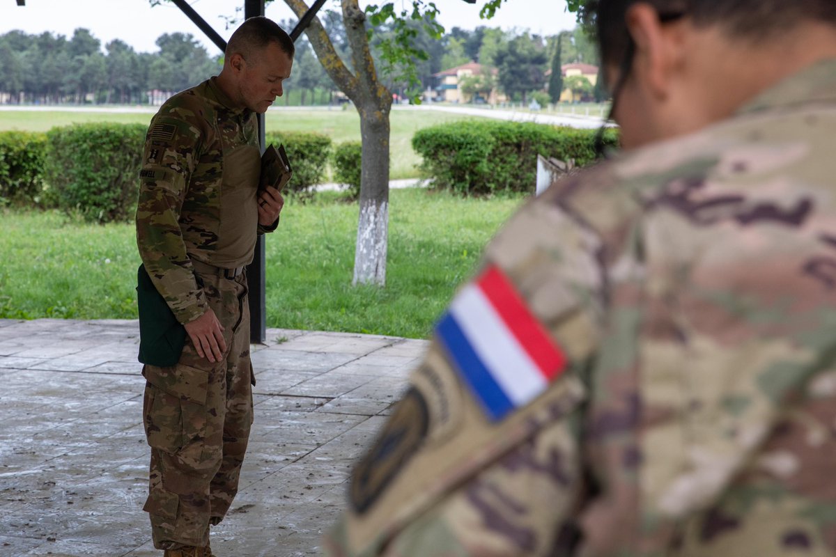 173rdAbnBde's tweet image. #SundayService 🇺🇸🇳🇱

From the Italian Alps 🏔️ to Larissa, Greece 🇬🇷, we bring spiritual readiness everywhere we go 🪂

@USArmy 📸 by Staff Sgt. Alexander Skripnichuk 

#StrongerTogether #SwiftResponse #ToughInSpirit
