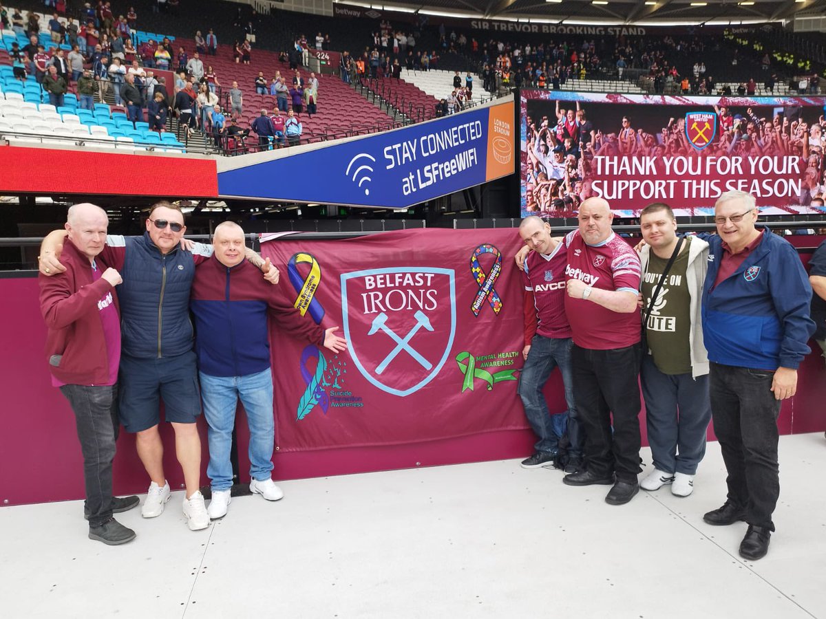 snaps from the <a href="/belfast_irons/">Belfast_Irons</a> boys in London for the last game of the season. They bumped into all round hero Knollsy. The Man is a gent and legend honorary member of the Belfast irons if you see the boys say hello they don’t bite… but can drink 😉#belfastirons #belfastironstour
