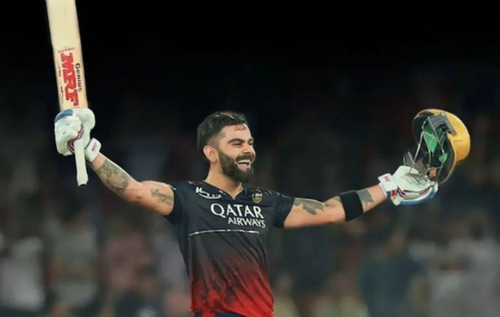 iamsrvvv's tweet photo. TAKE A BOW TO KING👑❤️
.
.
When the lights are dimmest, 
The pressure is highest, 
The Greatest will survive, 
King Kohli 👑 will thrive.

#Two_back_to_back_centuries for Virat Kohli in must win matches for RCB ❤️
Most By Any #player
#ViratKohli𓃵 
#KingKohli 
@imVkohli https://t.co/cl5YMAunD6