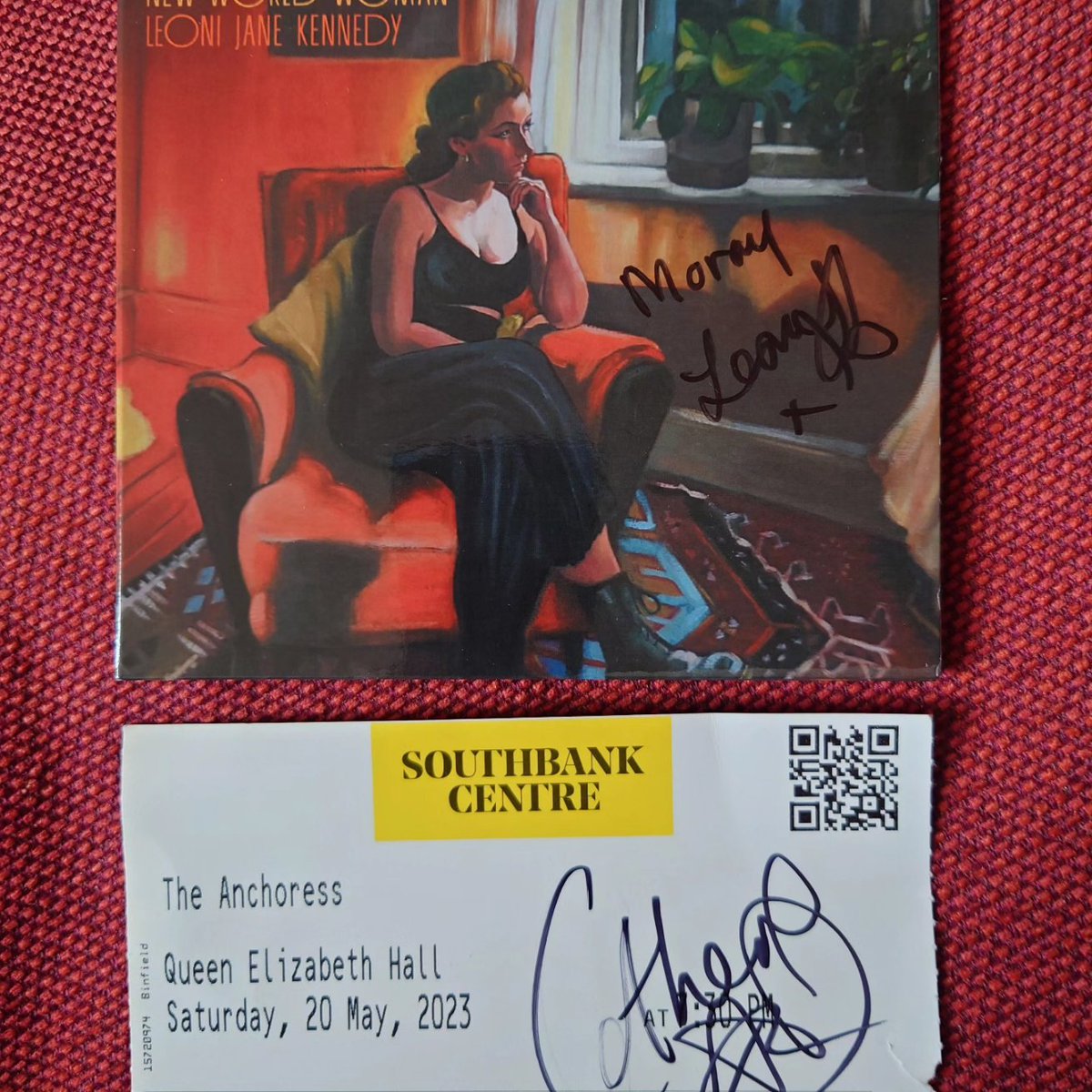 I had an amazing time at the @theanchoressofficial gig at @southbankcentre yesterday! Catherine was awesome, the band was also great and @leonijanekennedy who was in the band was also a brilliant supporting artist! I also got to meet them both and get a couple of things signed!