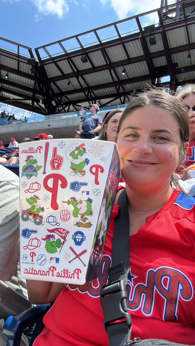 Ima_MONNsta's tweet photo. POPCORN for breakfast, lunch and dinner. Go Phillies!! #kpmgcares https://t.co/lOMsHxWUId
