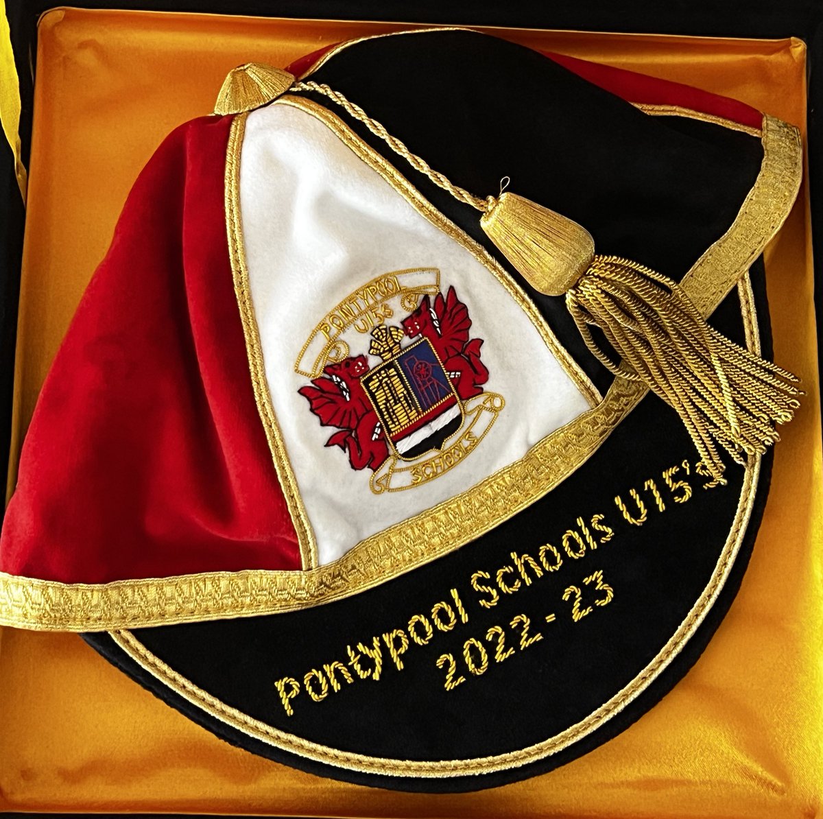 PontypoolSchU16's tweet photo. Massive thank you to everyone that attended last night’s presentation evening. I hope we can all agree it was a great way to finish our 2022/23 season with Pontypool Schools U15s
Huge thanks to Jono & Tori @OldCourtHotel for your great hospitality & support 👏👏
#Onepooler 🇾🇪 https://t.co/Q36hWH2WHR