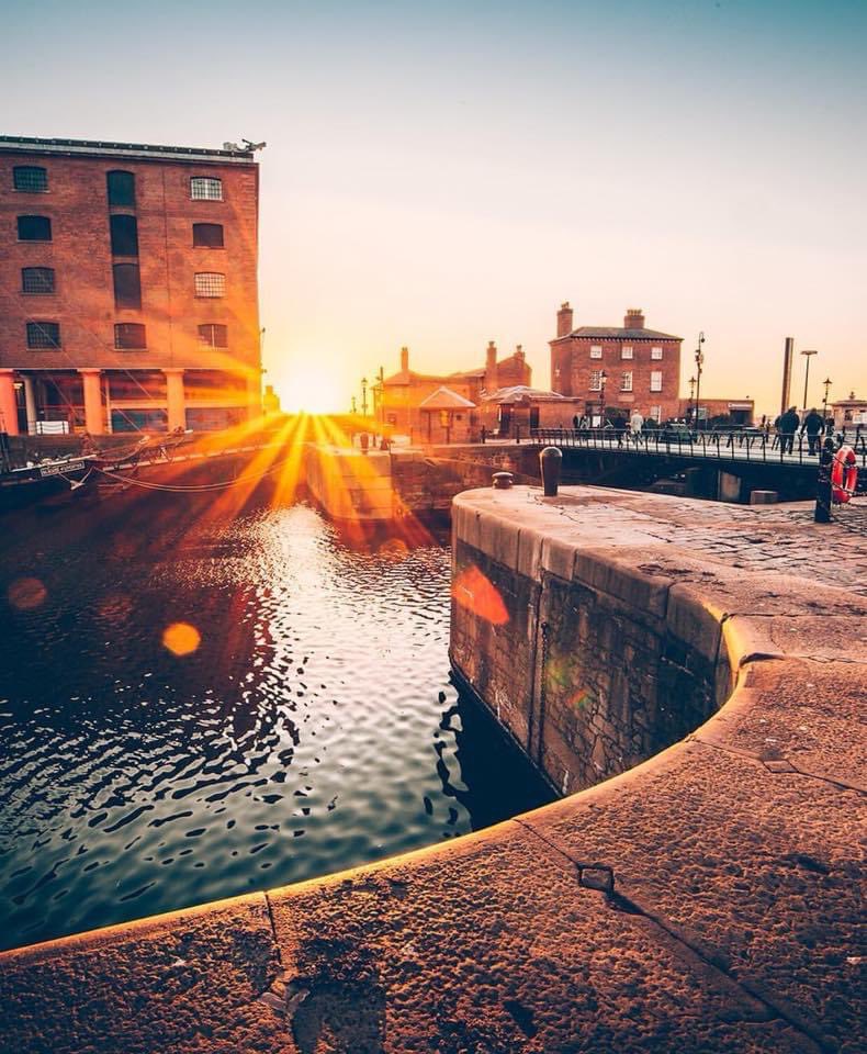 When you wake up every morning lately and the weather in town is doing this ❤️🙏

#snackophagus 🙏🏽

 #Liverpool #property