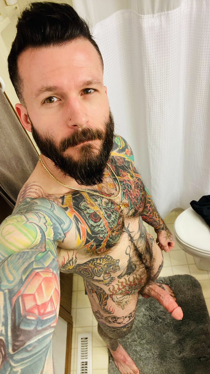 tattoo_fit's tweet photo. Happy Sunday 👅 https://t.co/J3y1Tyms0N