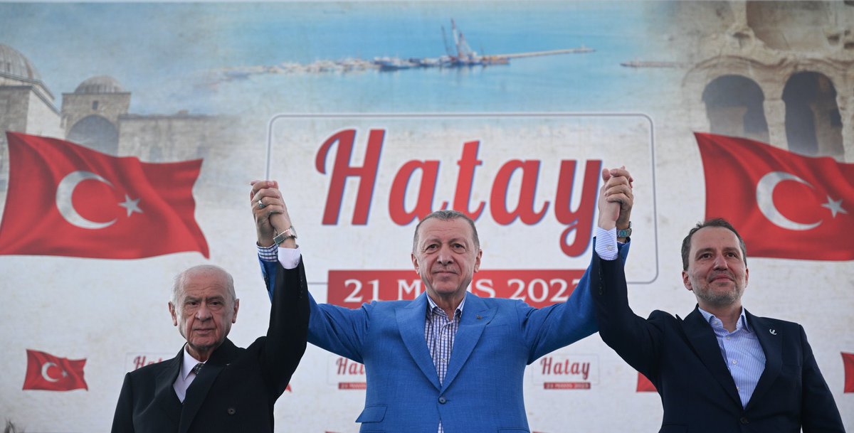 TurkavGenMrk's tweet photo. Cumhurbaşkanımız Sayın Recep Tayyip Erdoğan ve Genel Başkanımız Sayın Devlet Bahçeli, Hatay’da konteyner kenti ziyaret etti. https://t.co/vXLNsxcT1k