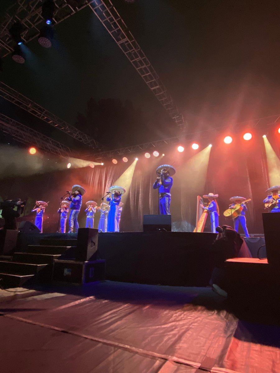 UCLA_Alumni's tweet photo. From beginning to end, this year’s #UCLASpringSing, presented by your @UCLA
Alumni Association and the Student Alumni Association, did not disappoint. Find more highlights via the #UCLA Alumni Instagram account, here: https://t.co/Oh1bpAdK1L. 
#BruinProud https://t.co/yjKSRCprwM