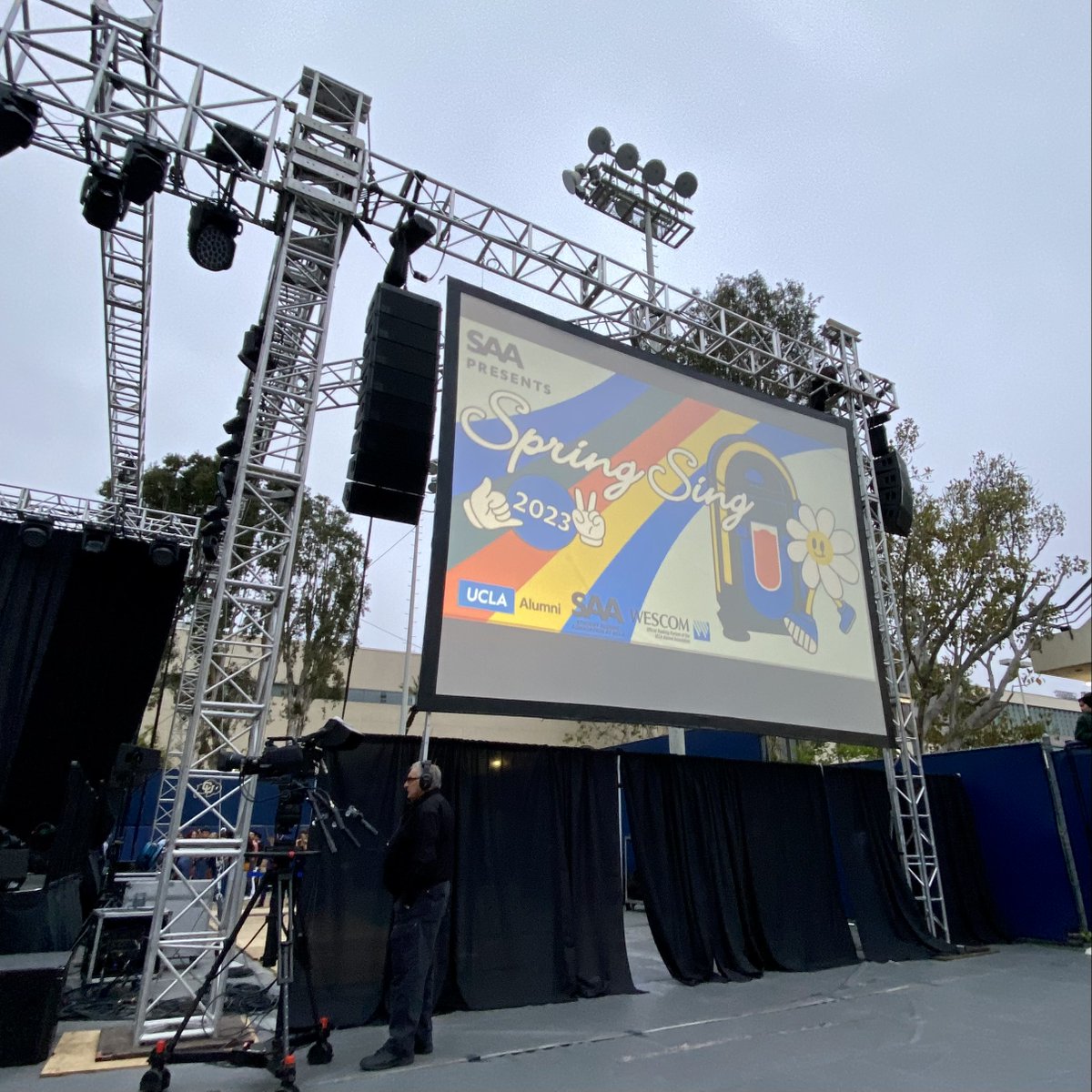 UCLA_Alumni's tweet photo. From beginning to end, this year’s #UCLASpringSing, presented by your @UCLA
Alumni Association and the Student Alumni Association, did not disappoint. Find more highlights via the #UCLA Alumni Instagram account, here: https://t.co/Oh1bpAdK1L. 
#BruinProud https://t.co/yjKSRCprwM