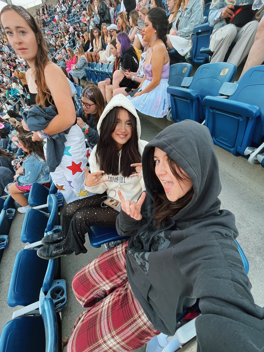 websluvr's tweet photo. foxboro n1 💖💖💖 https://t.co/Vn6BItM4FV