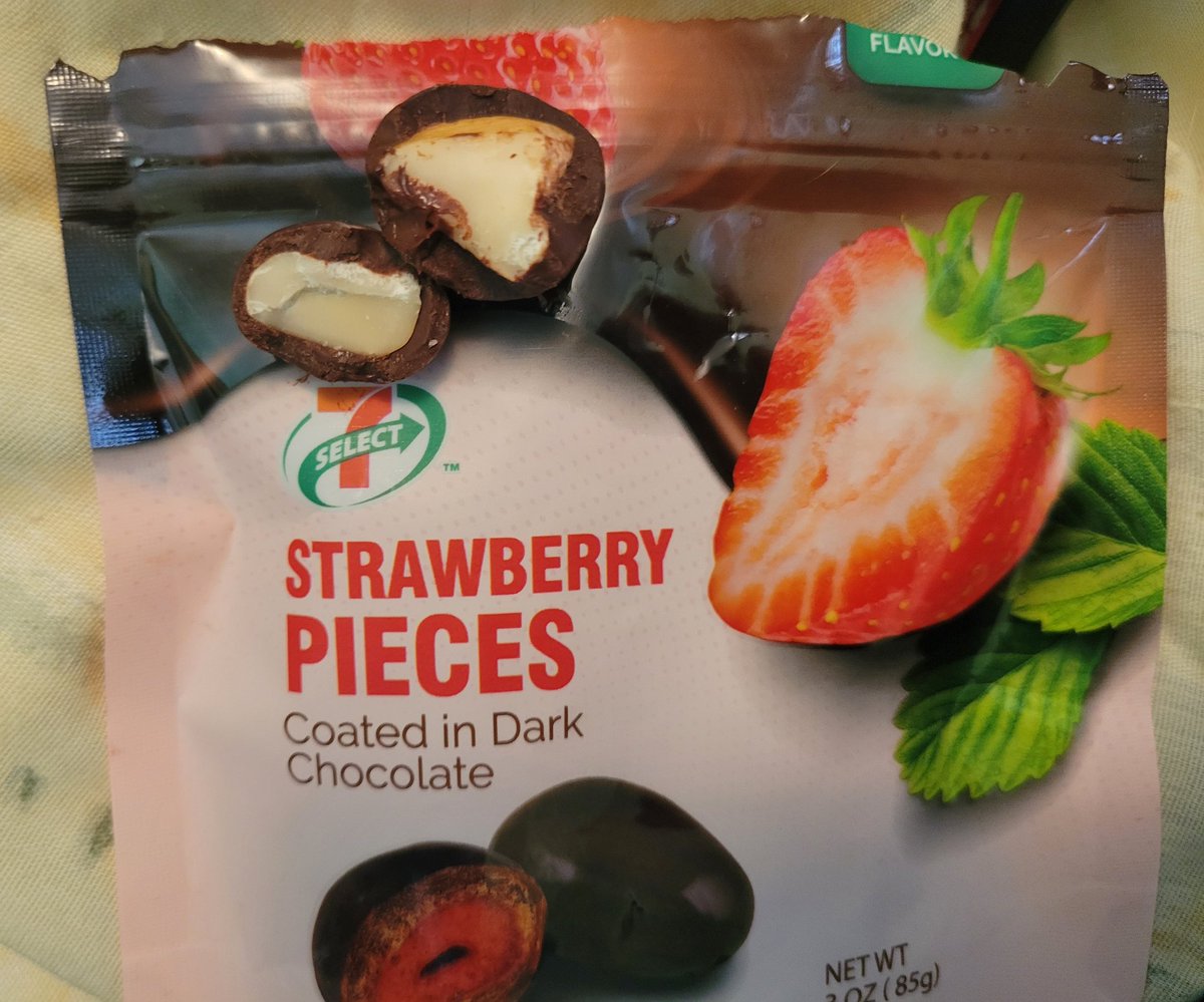 RogueTalon's tweet photo. @7eleven has a hiccup in their packaging line. These are all chocolate covered tree nuts.
It's like getting a french fry in your onion rings... but the whole thing ends up being fries and you still end up paying for the onion rings. https://t.co/u9kNBlSOyd