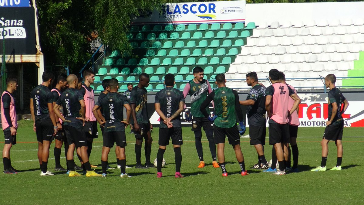 Los dirigidos por el DT. Mario Jara, retornarán a los entrenamientos este lunes con miras al compromiso de la fecha 10, que será ante Atletico Colegiales.
APOYA A TU EQUIPO CONCURRIENDO A LA CANCHA!!!
#VamosRÑquerido💪🏼