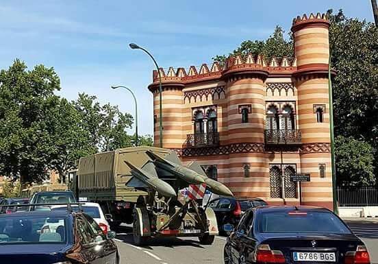 mst1953's tweet photo. La hermandad filial del Rocio de Bilbao sale este año con Triana,. Hoy ha llegado el cohetero... https://t.co/UitLr8bP4t