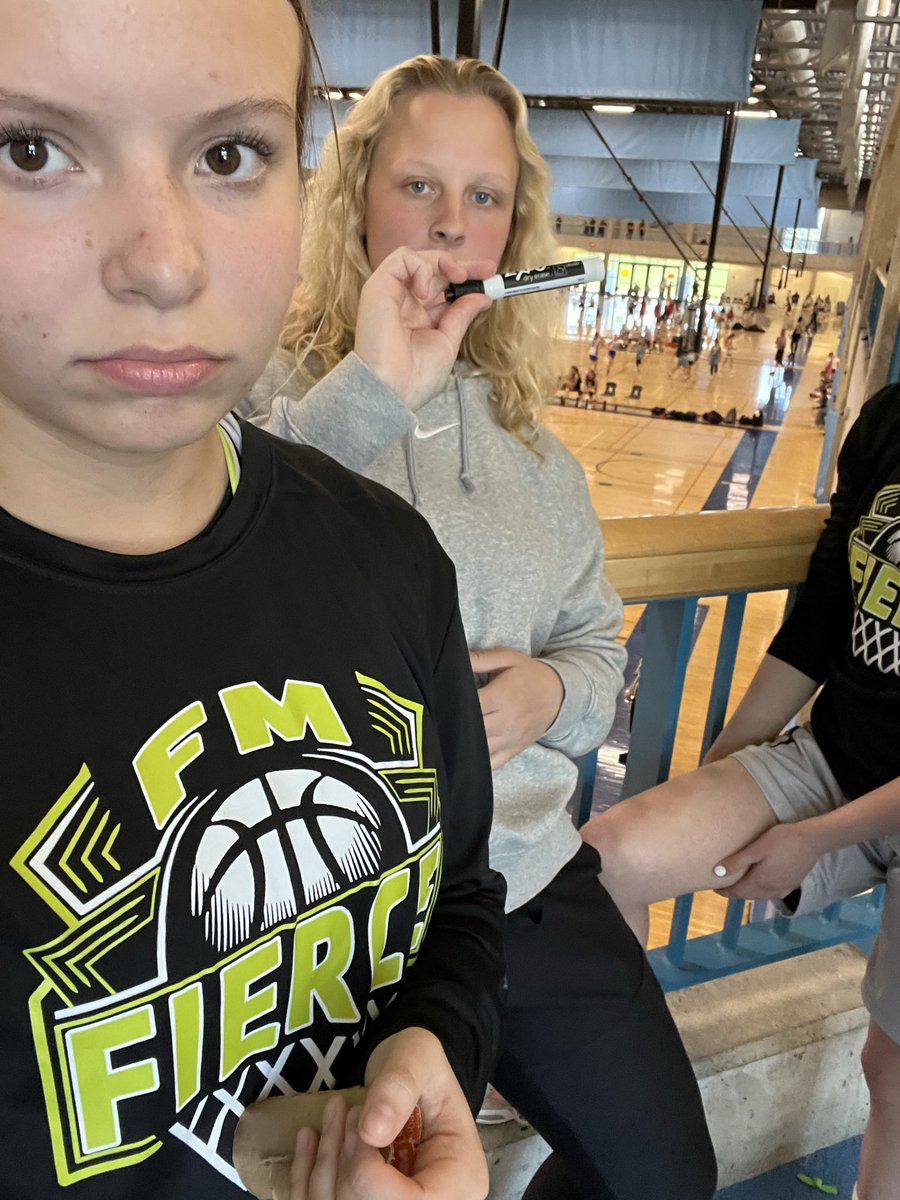 wags5now's tweet photo. That’s a wrap! Great spring season @FMFierce Win or lose what did you learn? #StayFirece #FromPlayertoCoach #RememberWhyYouStarted #Fierce 💚🖤🏀 #PeanutCoach @AdieWagner  @KelseyLee_45 https://t.co/FJqrezYgwU