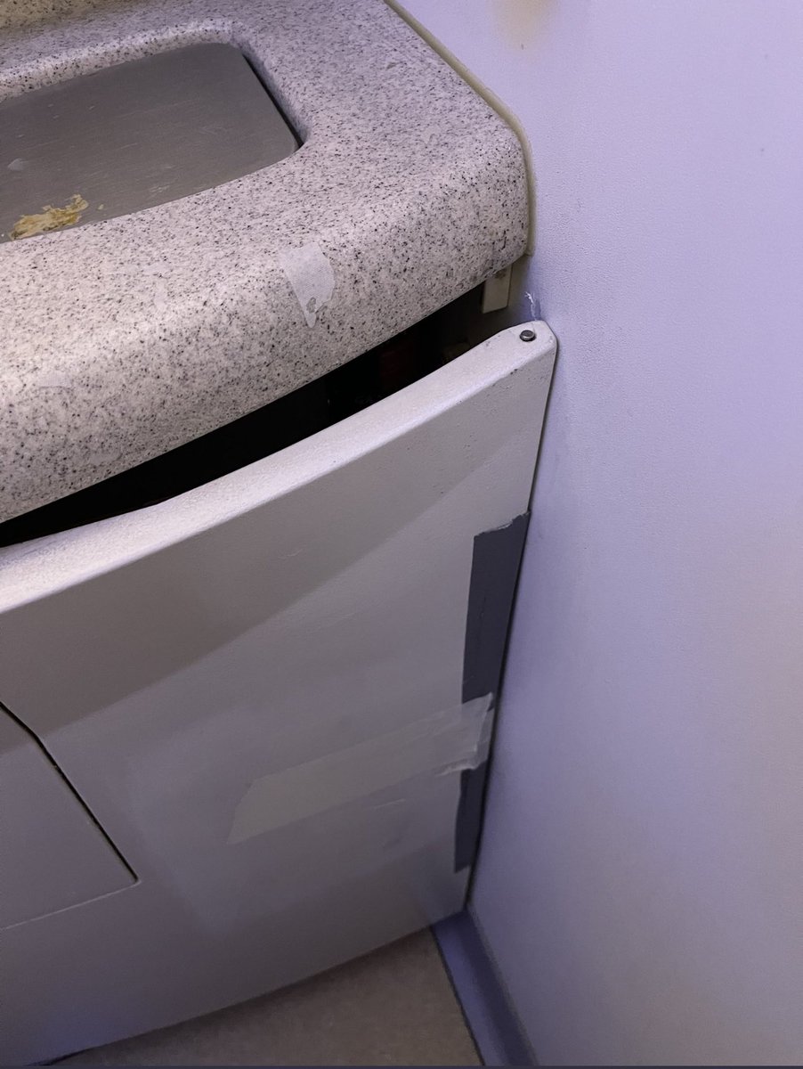 sh93374355's tweet photo. Message safe people in future..,

Hello Air India team,
 inside flight.,,, 
I am going to show real pics
Unhygienic system
Spread disease.
E-ticket no:- 0982138164659
Flight no:- AI112,.: https://t.co/PVB6vNuX6w