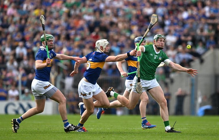 chrisandrews64's tweet photo. What a great advertisement for Hurling the Tipperary v Limerick game was……
Great coverage on free to air by @RTEsport 
How many people, young and old would have missed out on that classic if it was behind pay wall…? 
#hurling #Tipperary #Limerick https://t.co/SAQ0OfMwiz