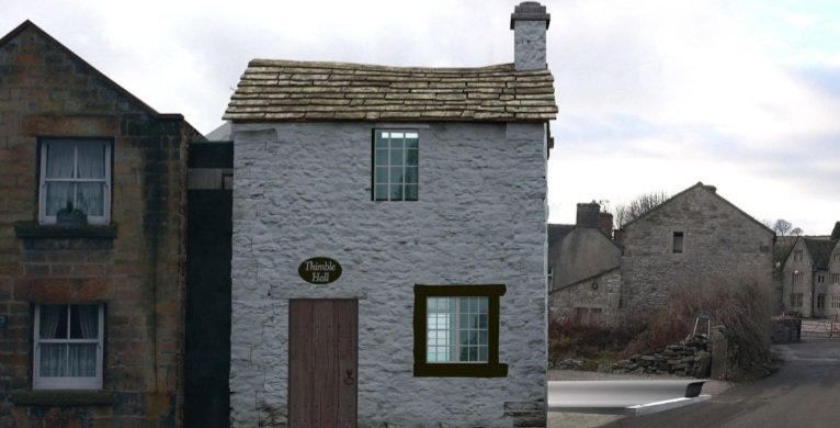 #Youlgreave a lovely village in #Derbyshire.This is #ThimbleHall, a tiny C18th 1-up, 1-down cottage, with the upper floor having originally been accessed by a wooden ladder. It was named as the ‘Smallest detached house in GB’ in 2000 by Guinness World Records #HouseHistoryHour