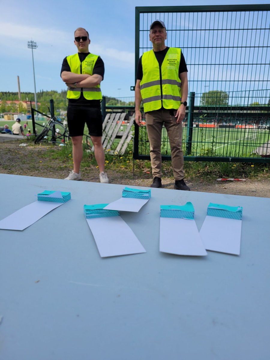 Tero Rantala (@_terorantala_) on Twitter photo Varauduttiin optimistisesti, ja silti kÀvi nÀin. Hieno tapahtuma. <a href="/SuomenCup/">Jalkapallon Suomen Cup</a> kiinnnostaa...
"PÀÀsyliputkin loppuivat kesken lahtelaisten cup-taistossa â "Saattoi olla viimeinen pelini nĂ€in ison yleisön edessĂ€", sanoi Konsta Hietanen"
ess.fi/urheilu/5944671 Varauduttiin optimistisesti, ja silti kÀvi nÀin. Hieno tapahtuma. <a href="/SuomenCup/">Jalkapallon Suomen Cup</a> kiinnnostaa...
"PÀÀsyliputkin loppuivat kesken lahtelaisten cup-taistossa â "Saattoi olla viimeinen pelini nĂ€in ison yleisön edessĂ€", sanoi Konsta Hietanen"
ess.fi/urheilu/5944671