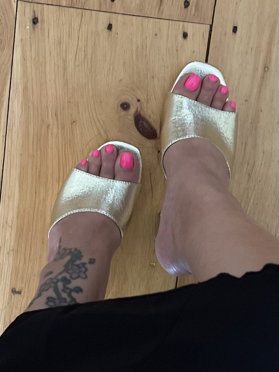 Bizarre Fruit 🍌🥑🤪 on Twitter "RT SLacey9900 It’s a gold shoe kind of