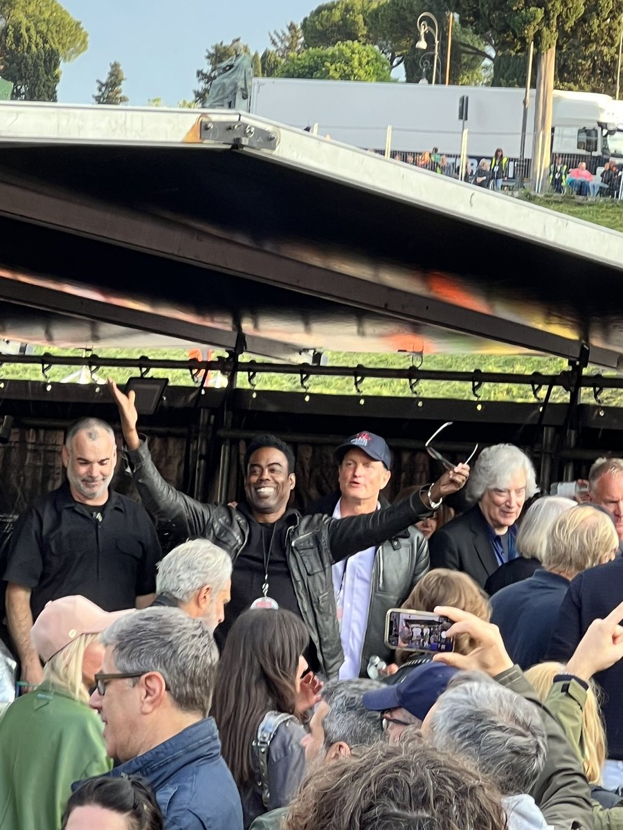 chellehewison's tweet photo. You know you’re seeing The Boss when Sting, Nick Cave, Woody Harelson and Chris Rock arrive!! #Springsteen #springsteenroma #Springsteen2023 https://t.co/g84lR6iAa6