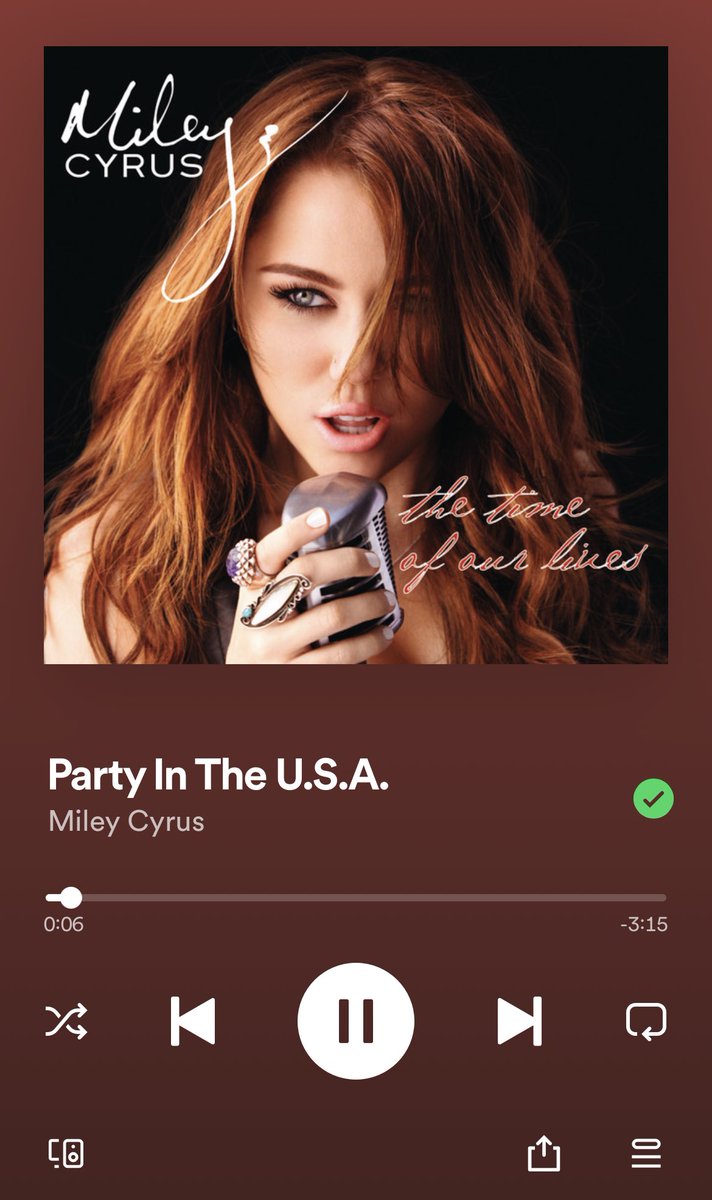 Daniela07151's tweet photo. A mal tiempo, Party in the U.S.A a todo volumen. https://t.co/NQ5kVXHV6T