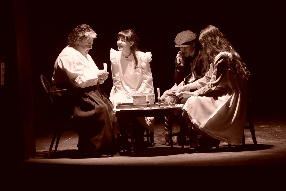 BehindTheArras's tweet photo. A tunnel rescue, a train crash averted quite brilliantly in the nick of time, an exiled Russian novelist and a miscarriage of justice righted, it has to be #TheRailwayChildren standing at the platform @HGLTBham in a splendid staging of a family favourite https://t.co/pA3nOgvvrf https://t.co/r8osVqKozs