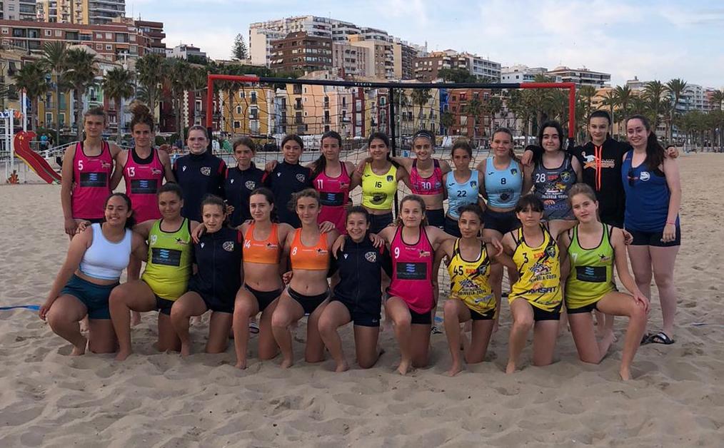 Fbmcv's tweet photo. Primera activitat de les 𝗦𝗘𝗟𝗘𝗖𝗖𝗜𝗢𝗡𝗦 𝗩𝗔𝗟𝗘𝗡𝗖𝗜𝗔𝗡𝗘𝗦 ✅

La Villa Joiosa, punt d'inici en el camí cap al #CESABMP2023 🔜

Més de 100 esportistes participen en la convocatòria oberta 🙌🏼

#️⃣ #ComunitatDelHandbol https://t.co/IRtjCk3U1A