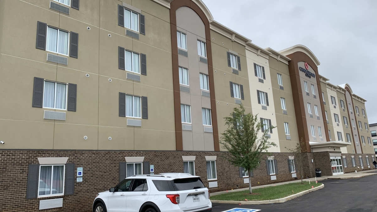 If you're coming to #LebanonTN, to work at the Cracker Barrel Headquarters, Lochinvar Headquarters, or Baker’s School of Aeronautics, let us host you! Our #spacioussuites are well-equipped for #extendedstays. Click the link to learn more. bit.ly/31jb5BZ